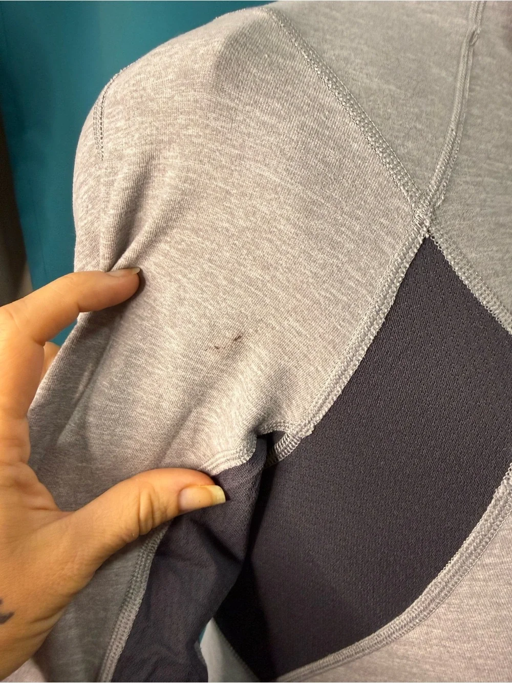 Vintage lululemon Run: Dash Pullover | 2010 | Size 6 | Static Ash/Coal
